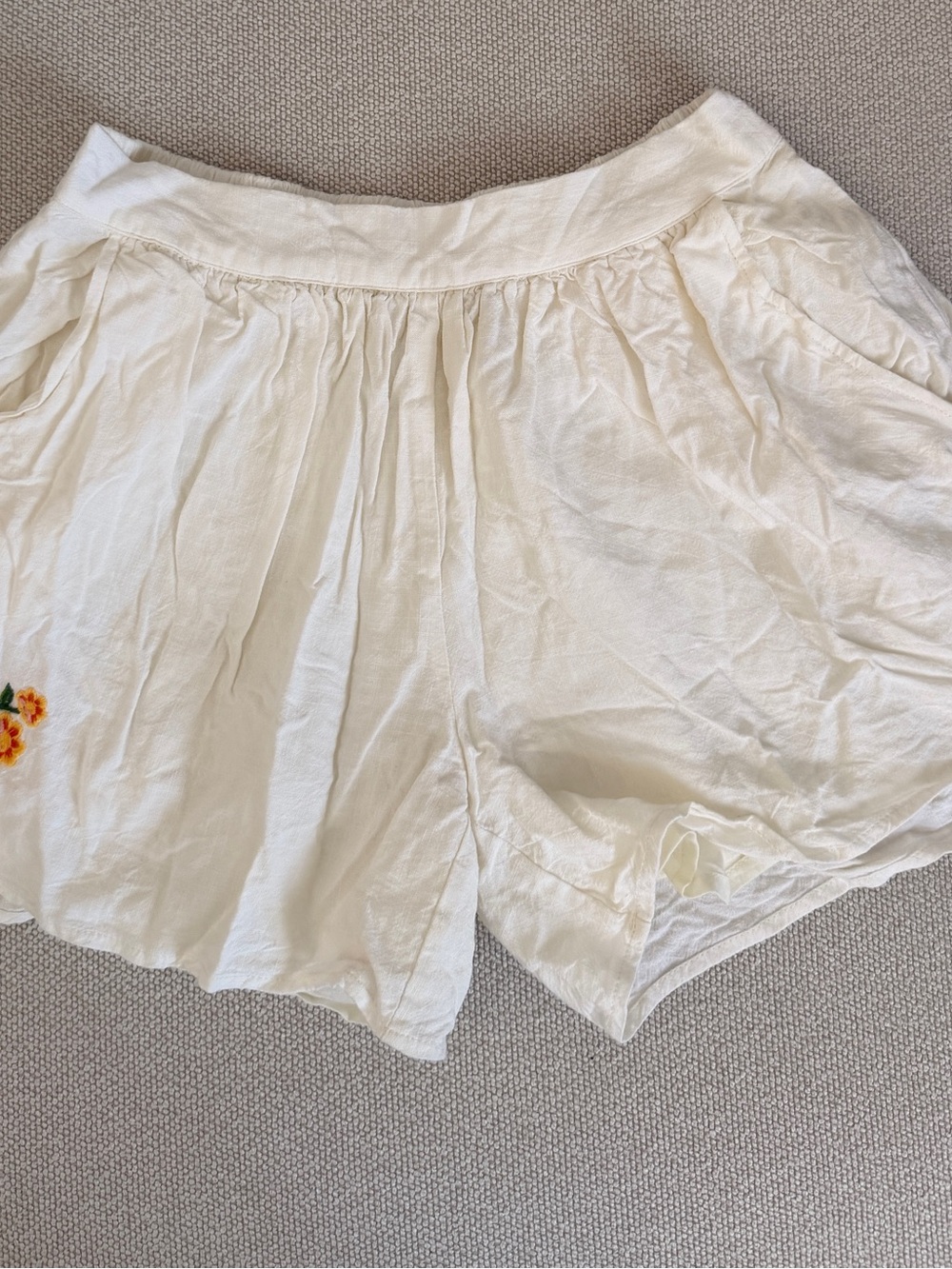 Women’s Cream Lightweight Shorts